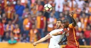 Carole gidiyor o geliyor