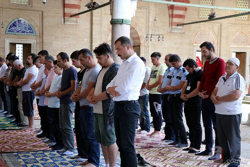 Diyanet son dakika: 30 Nisan Cuma namazı var mı? Tam kapanmada camilerde Cuma namazı kılınacak mı, yasak mı? 3