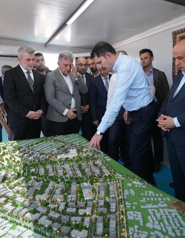 bakan-kurumdan-deprem-bolgesine-ziyaretler-1720699362117.jpg Bakan Kurum'dan deprem bölgesine ziyaretler! - 2