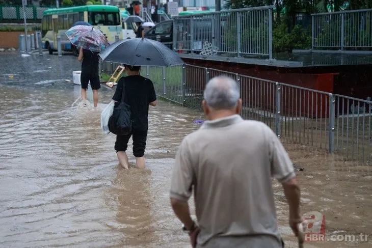 140 yılın en şiddetli yağışı! Hong Kong sular altında: 110 yaralı