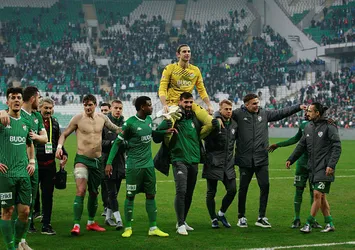 Bursaspor yeniden Süper Lig yolunda