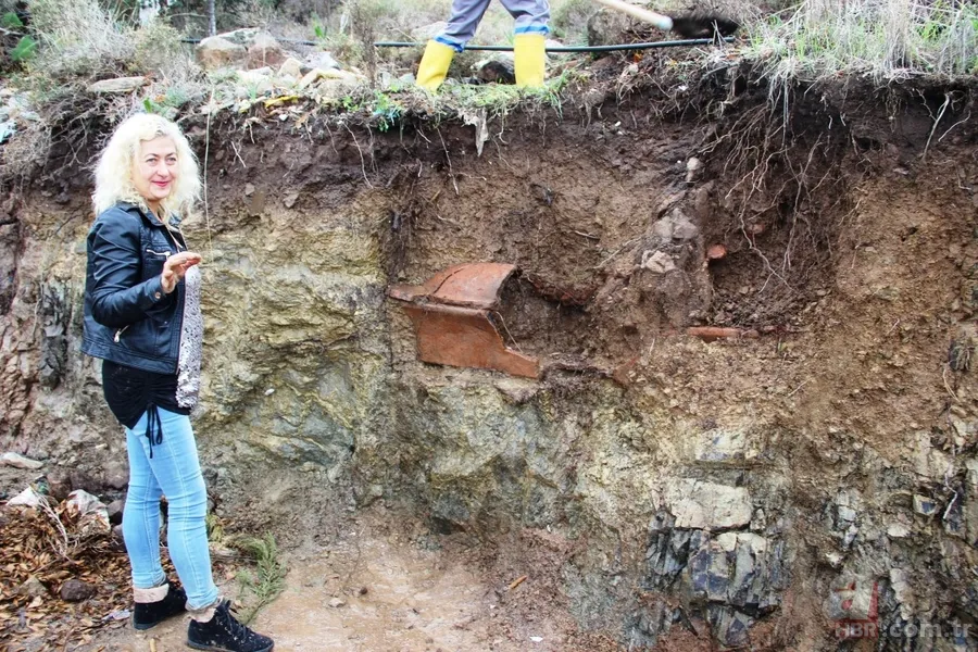 Bodrum'da "lahit mezar" selle ortaya çıktı 11
