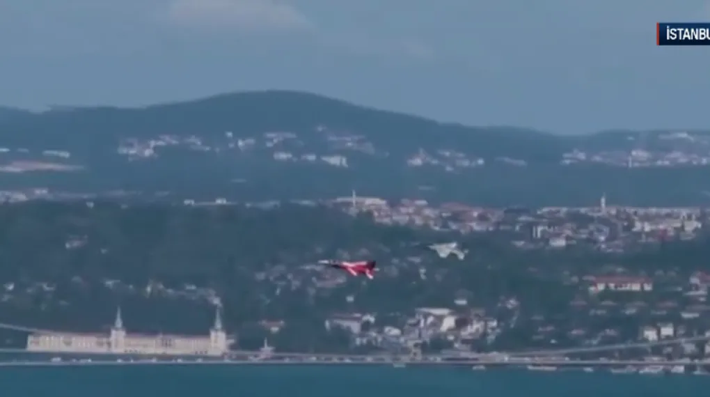 İstanbul semalarında HÜRJET rüzgarı