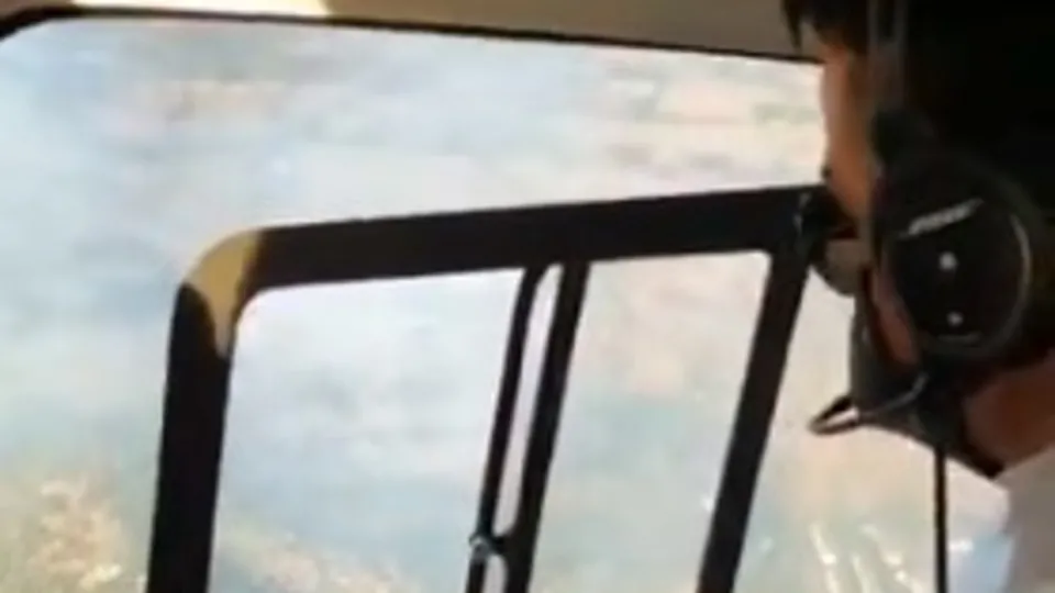 Bakan Pakdemirli İzmir’deki orman yangınını söndürme çalışmalarını helikopterle denetledi