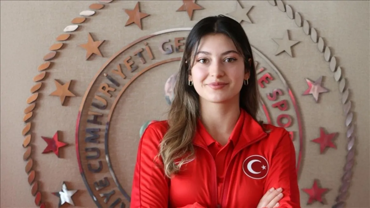 Milli atıcı Damla Köse Avrupa Havalı Silahlar Şampiyonası'nda altın madalya kazandı!