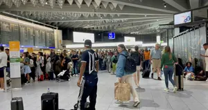 Aşırı yağış hava ulaşımını engelledi!