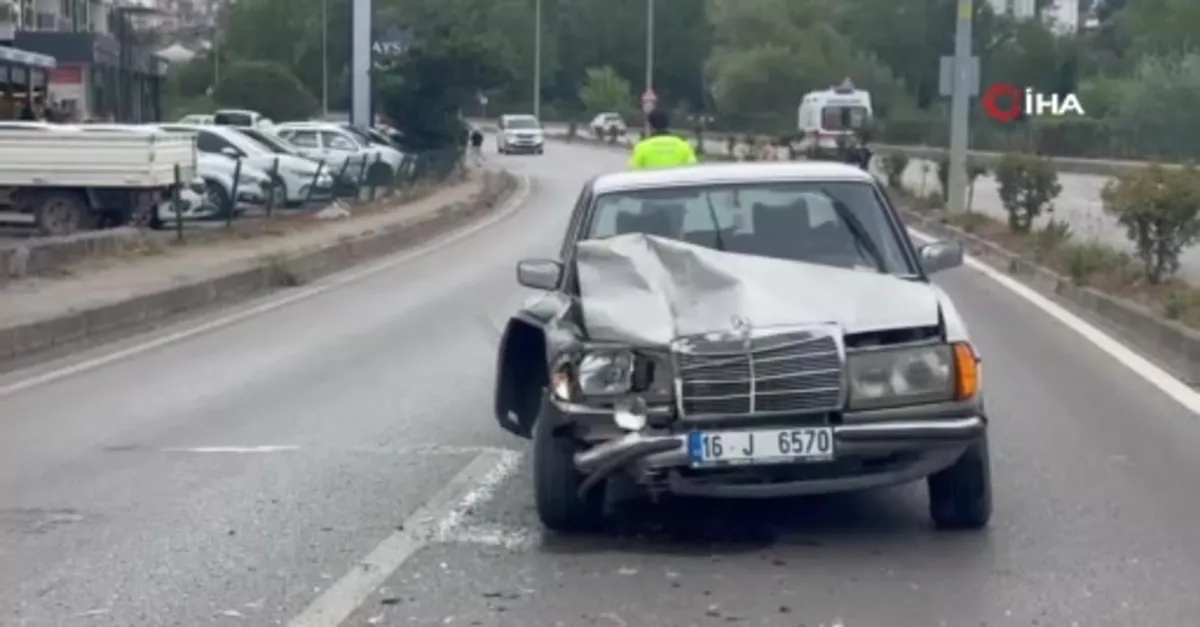 Bartın'da iki otomobil çarpıştı: 2 yaralı