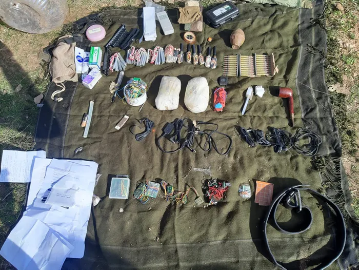 Mardin’de MİT ve jandarmadan ortak operasyon: Teröristlere ait sığınaklarda plastik patlayıcı ve EYP düzeneği ele geçirildi - 2