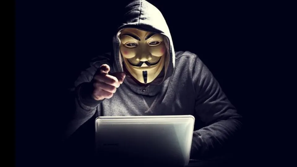 Rusya'ya bir darbe de Anonymous'tan! Yazıyı görenler şoke oldu