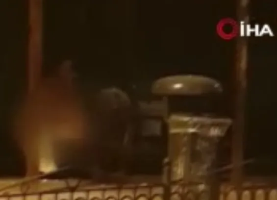 istanbulda-akilalmaz-olay-ciplak-vaziyette-saldirdi-mahalleli-isyan-etti-1660988735554.jpg İstanbul’da akılalmaz olay! Çıplak vaziyette saldırdı mahalleli isyan etti - 3