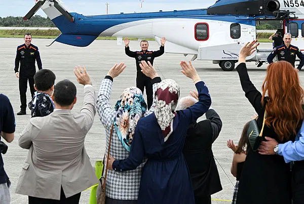 Türkiye uzaya çıkıyor | Tarihi yolculuk başladı... İlk Türk astronot Alper Gezeravcı'yı taşıyan roket göklerde - 10