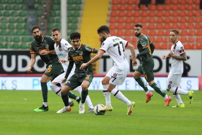 Alanyaspor 1-1 Fatih Karagümrük SK MAÇ SONUCU - ÖZET | Süper Lig 19. hafta puan durumu - 4