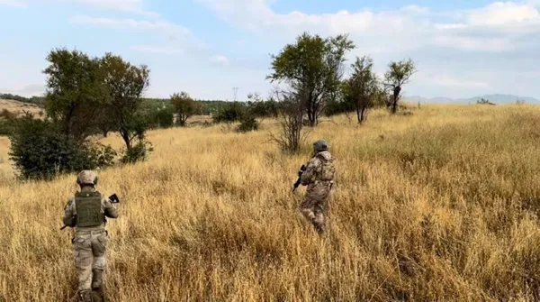 Diyarbakır’da ’Eren’ operasyonu: 603 kilogram esrar ve 640 bin 600 kök esrar bitkisi ele geçirildi