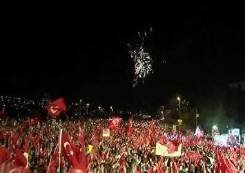Milli irade Boğaziçi Köprüsü'nde buluşuyor