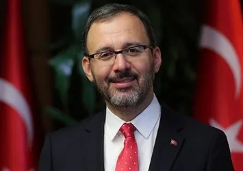 Gençlik ve Spor Bakanı Mehmet Muharrem Kasapoğlu'ndan milli güreşçiler için tebrik mesajı