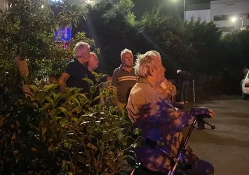 Sarıyer’de 2 katlı huzurevinde korkutan yangın: 115 kişinin kaldığı bina tedbiren boşaltıldı