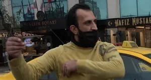 Maske için uyaran polise saldırdı!