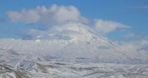 Ağrı Dağı yeniden beyaza büründü