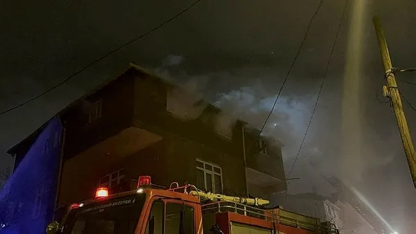 istanbul-umraniyede-korkutan-yangin-kule-dondu-1678646653111.jpeg İstanbul Ümraniye'de korkutan yangın! Küle döndü - 2