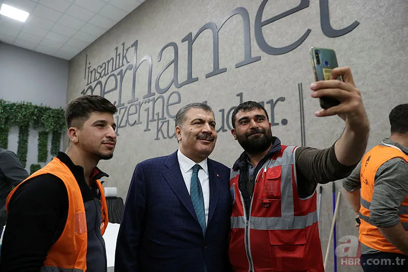 Başkan Erdoğan'dan depremzedeleri hedef alan muhaliflere fotoğraflı mesaj! "İnsanlık Merhamet Üzerine Kuruludur” 14