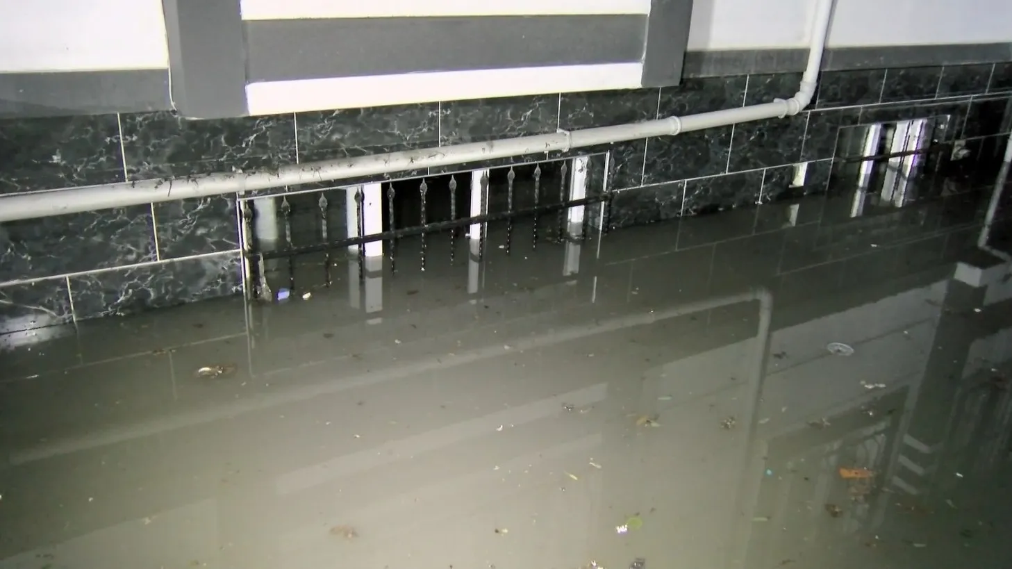 Evini su basan vatandaştan İBB'ye sert tepki: İSKİ ve belediye çalışmıyor herkes şikayetçi