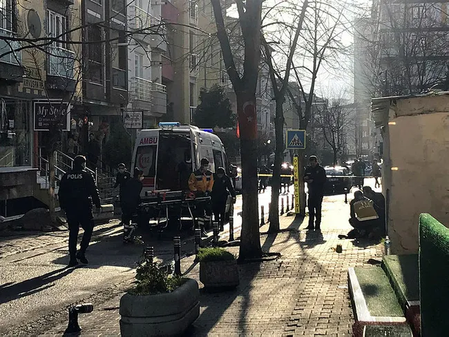 İstanbul’da sokak ortasında dehşet! Önce kurşun yağdırdı sonra kafasına sıktı - 2