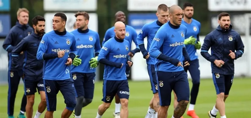 Fenerbahçe'de Van der Wiel kadroda yok