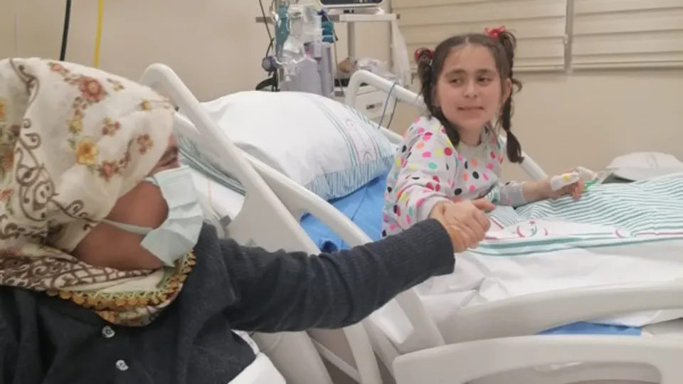 Enkazdan çıkan Döne Balcı'nın anlattıkları tüyleri diken diken etti: Bir şehit geldi zemzem verdi 'sizi bir saat sonra kurtaracaklar' dedi...