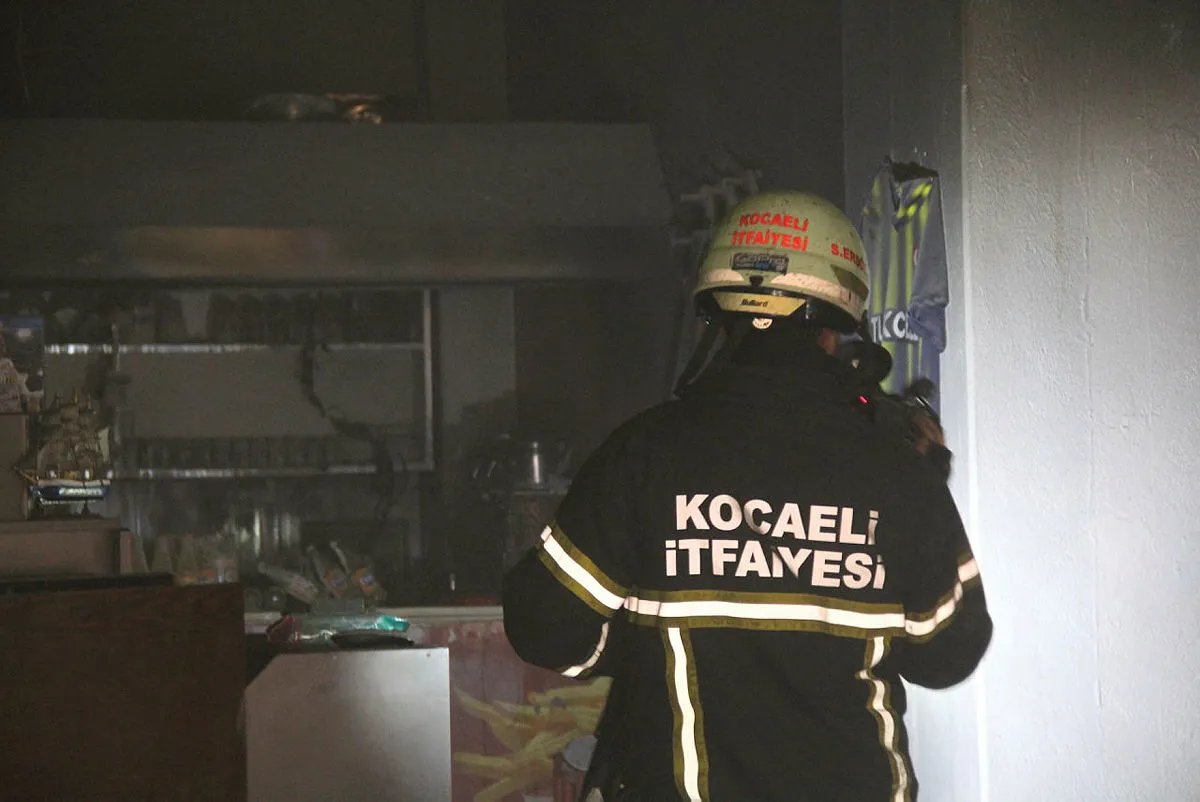 Kocaeli'de fabrika yangını