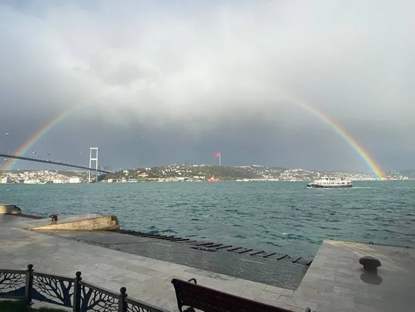 istanbulda-gokkusagi-surprizi-1639904722596.jpg İstanbul'da gökkuşağı sürprizi! Hayran bıraktı... - 1