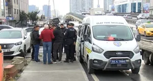 Banka önünde pusu kurdular! Çanta sahibi kurşun yağdırdı