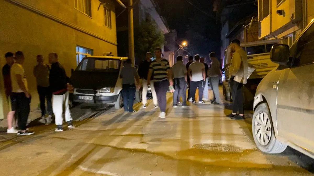 Bursa İnegöl’de alkollü maganda baltayla dehşet saçtı! Polis uyarı ateşiyle müdahale etti