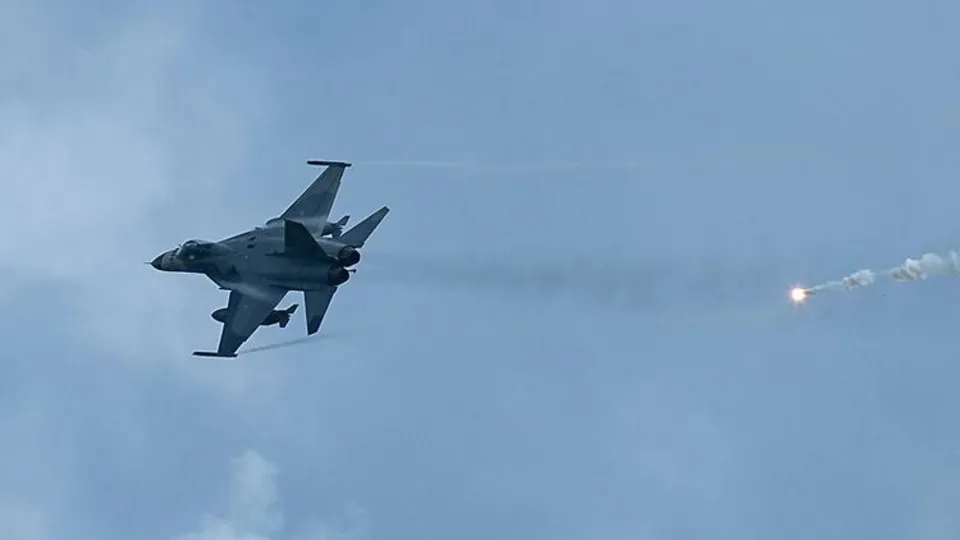 Çin'den flaş Tayvan hamlesi! Savaş jetleri havalandı! Dünya bu anları korkuyla izledi