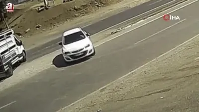 Diyarbakır’da iki otomobil çarpıştı