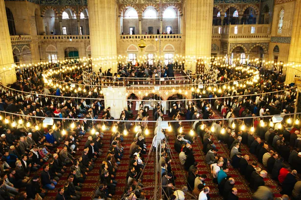 berat-gecesi-namazi-ne-zaman-kilinir-100-rekat-ve-2-rekat-berat-kandili-namazi-nasil-kilinir-nasil-niyet-edili-1647524794089.jpg Berat gecesi namazı ne zaman kılınır? 100 rekat ve 2 rekat Berat Kandili namazı nasıl kılınır? Nasıl niyet edilir? - 2