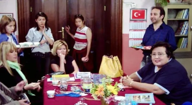 akrep-nalan-neden-oldu-hayat-bilgisinin-fidan-hocasi-fusun-nalan-acin-kimdir-kac-yasindaydi-1646379441758.jpg Akrep Nalan neden öldü? Hayat Bilgisi'nin Fidan hocası Füsun Nalan Açın kimdir, kaç yaşındaydı? - 2
