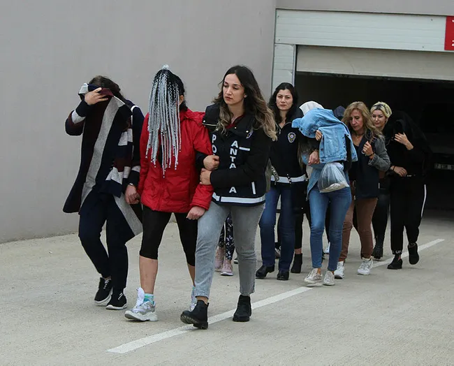 Jigolo tuzağı! Şikayetler yeniden yükselişe geçti: Polise gitmeye korkuyorum - 6