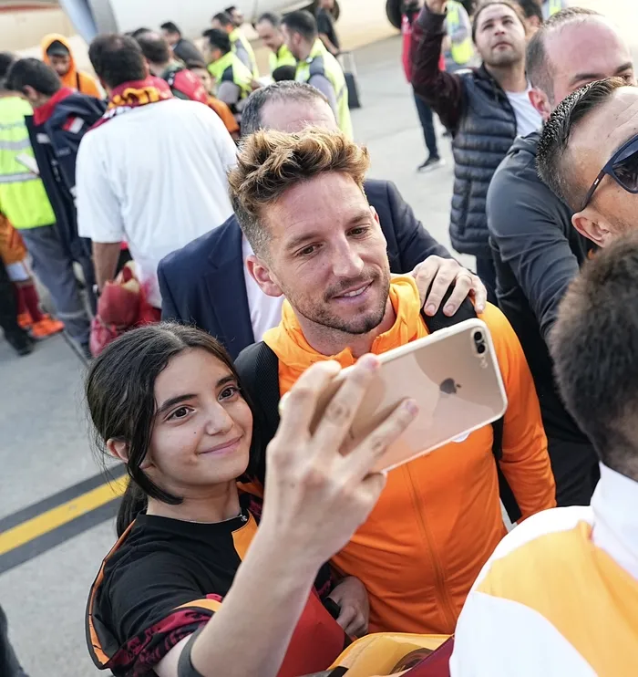 super-kupa-bilmecesi-yarin-cozulecek-fenerbahce-sahaya-cikacak-mi-galatasaray-cephesi-ne-yapacak-1712418264412.jpg Süper Kupa bilmecesi çözülüyor! Fenerbahçe sahaya çıkacak mı? Galatasaray cephesi Şanlıurfa'da... - 6