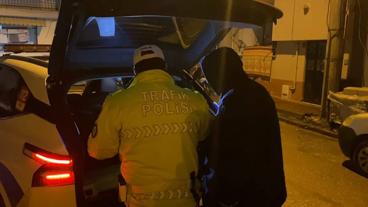 Bursa'da alkollü sürücü 'dur' ikazına uymadı çıkmaz sokakta yakalandı