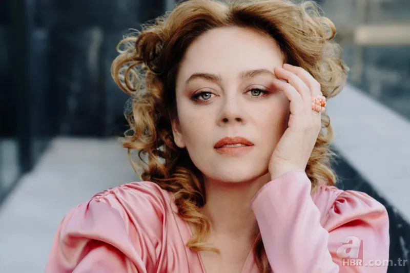 Bahar'ın başrolü Demet Evgar'ın alacağı ücret dudak uçuklattı! Milyonluk reklam anlaşması... 4