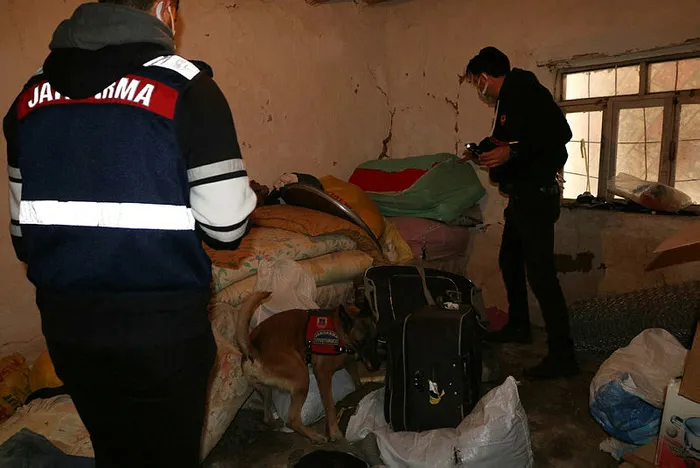 Siirt merkezli narko kafes operasyonları: 35 tutuklama - 1