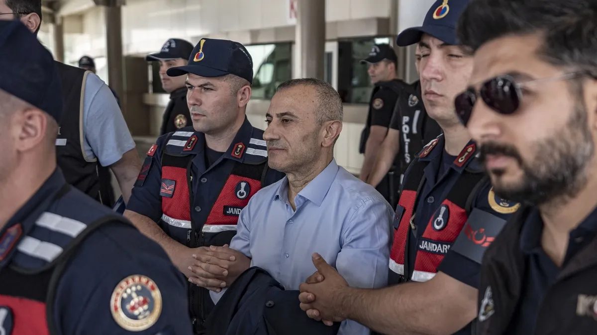 Eski vali Tuncay Sonel FETÖ benzeri çete kurup terör estirdi! Paralel suç ağı tek tek deşifre oldu: "Gereğini yaparsınız gardaş"