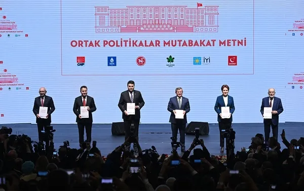 1677877466794.jpg Eski CHP Milletvekili Mehmet Sevigen İYİ Parti'nin koalisyondan ayrılışını değerlendirdi: İmamoğlu ve Yavaş çıkıp haddini bildirmeliydi - 1