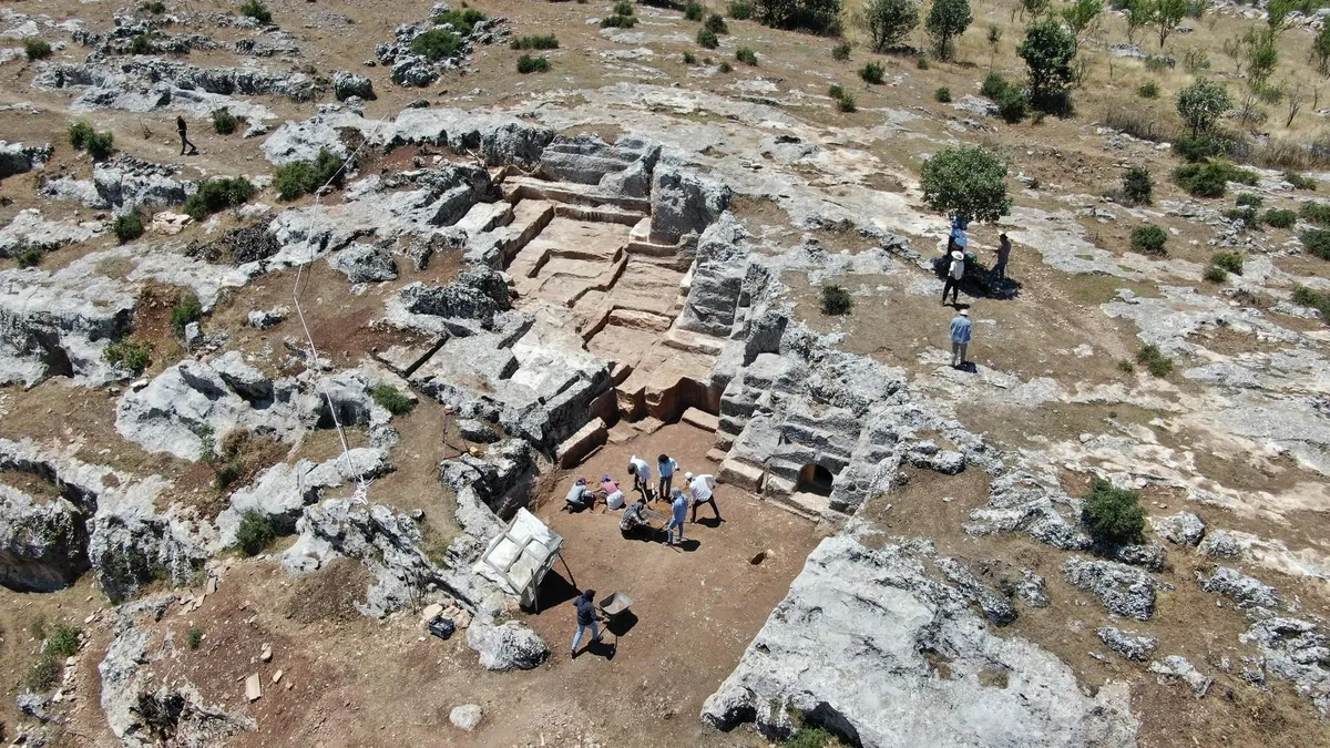 Diyarbakır'da 60 çocuk mezarı bulundu! Kazı çalışmaları sürüyor! Bölge havadan görüntülendi