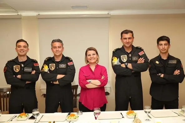 kocaelide-soloturkun-nefes-kesen-gosterisi-1656189428352.jpg Kocaeli'de SOLOTÜRK’ün nefes kesen gösterisi - 5