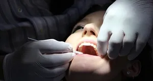 Diş eti hastalıkları ciddi sağlık sorunlarına yol açıyor