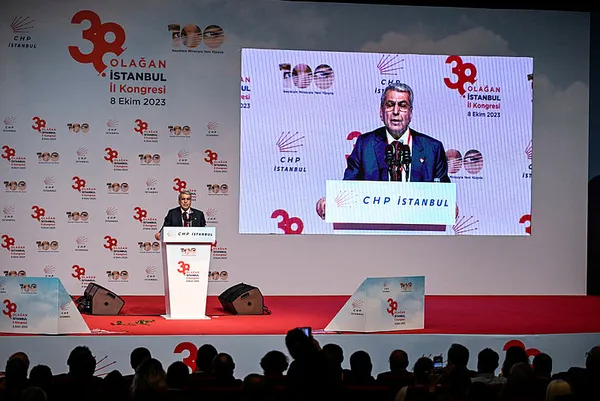 CHP’de görülmemiş savaş! Kılıçdaroğlu, İmamoğlu’ndan kurtulmak için İstanbul’dan vaz mı geçiyor?