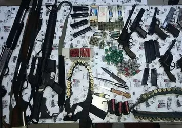 Konya’da düzenlenen operasyonda çok sayıda silah ele geçirildi