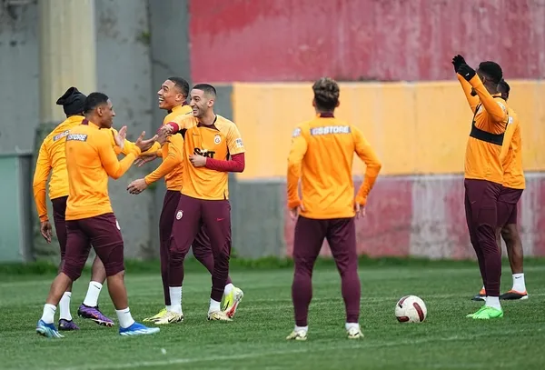galatasaray-kritik-kasimpasa-macina-hazir-son-antrenman-tamamlandi-1710623788672.jpg Galatasaray kritik Kasımpaşa maçına hazır! Son antrenman tamamlandı - 2