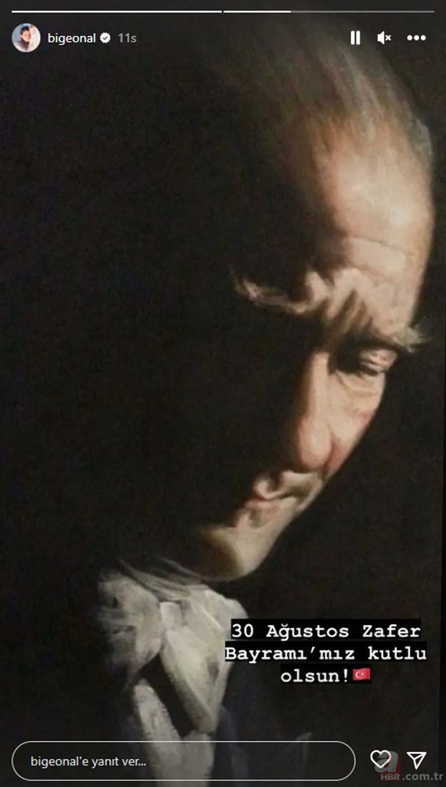 Sanat dünyasının 30 Ağustos Zafer Bayramı coşkusu! Paylaşımlar peş peşe geldi! “Hep var olsun Türkiye’m” 23